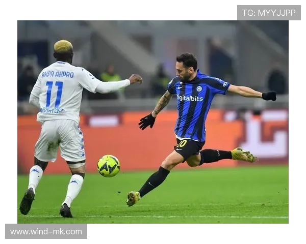 恰尔汗奥卢中场硬度惊人，球队攻防转换关键枢纽